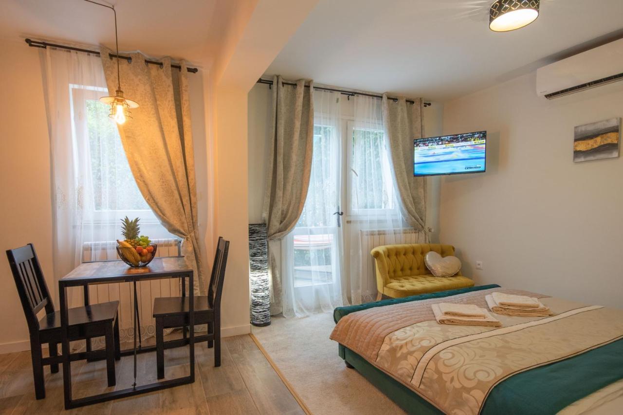 Wellness Studio D'Or: Exclusive Apartment with Spa Amenities Porec Exterior photo